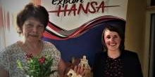 Viena no jaunajām gidēm Elita Martinsone (no kreisās) un projekta HANSA asistente LIene Zilvere